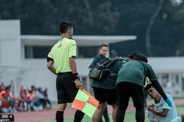 Catur Pamungkas Cedera Bahu, Persebaya Sorot Lapangan